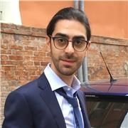 Insegnante di diritto civile e commerciale per studenti liceali